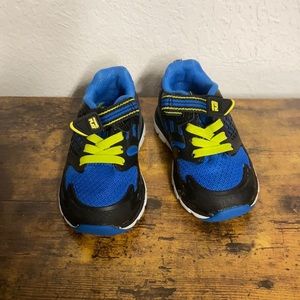 Toddler Boys stride rite size 4W shoes. Great condition, gently used